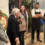 Consegna della vetrofania e omaggi alla titolare Pum Rus Claudia Fonio
