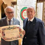 Consegna del diploma di appartenenza venticinquennale a Franco Resta