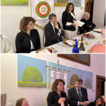 La Simposiarca Rita Quaranta espone il menù; la relatrice Viola Marcelli