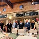 La brigata di cucina e di sala con il VPV D'Alessio, il Delegato D'Auria e il simposiarca Di Fonzo